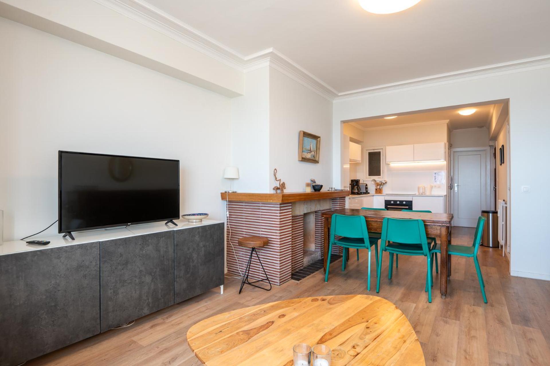 Charming With Sea View For 6 Apartment